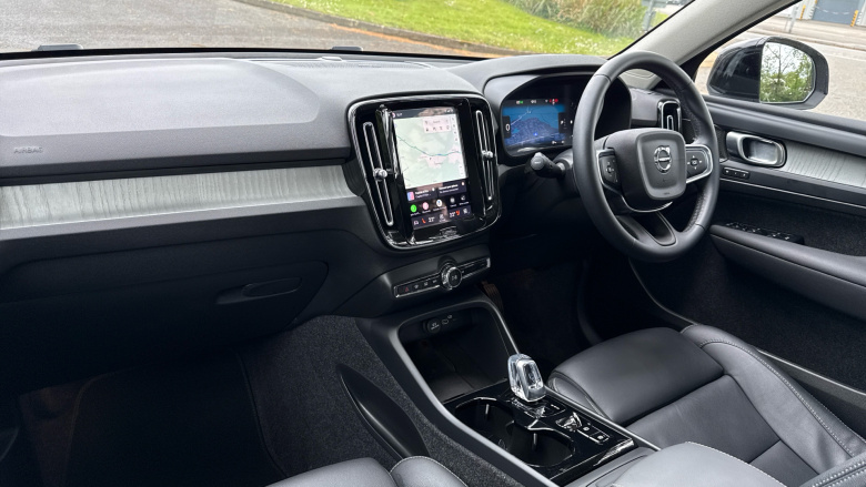 Volvo XC40 2.0 B4P Ultra Dark 5dr Auto Petrol Estate